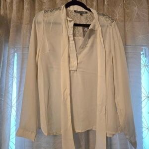 Daisy Fuentes Cream Lace Accent Blouse